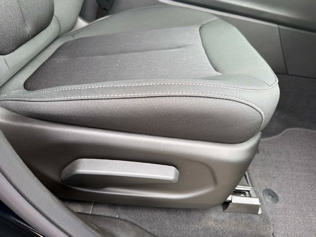 2027 Jeep Grand Cherokee Laredo