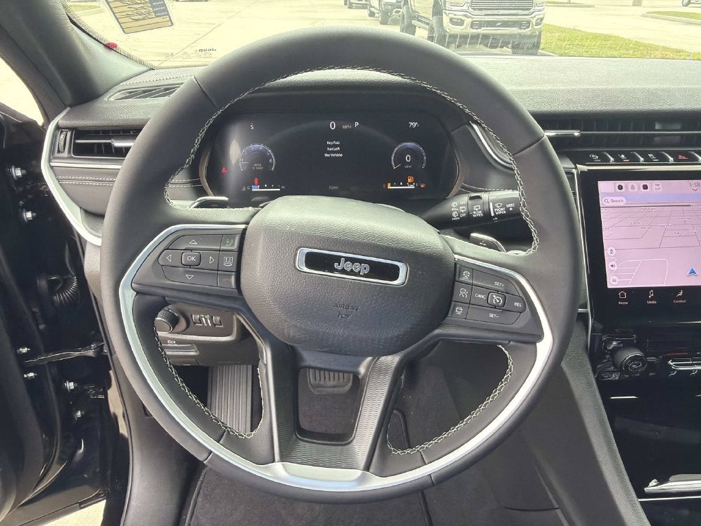 2027 Jeep Grand Cherokee Laredo