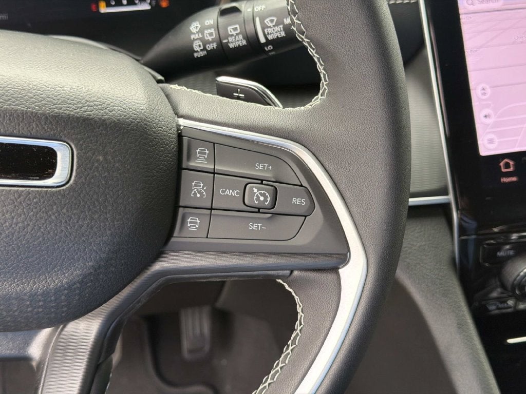 2027 Jeep Grand Cherokee Laredo