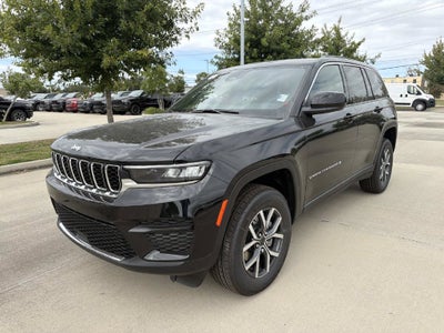 2027 Jeep Grand Cherokee Laredo