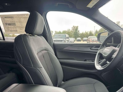 2025 Jeep Grand Cherokee GRAND CHEROKEE LAREDO 4X2