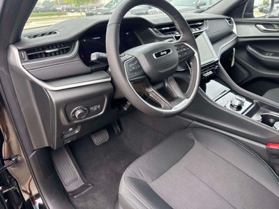 2025 Jeep Grand Cherokee GRAND CHEROKEE LAREDO 4X2