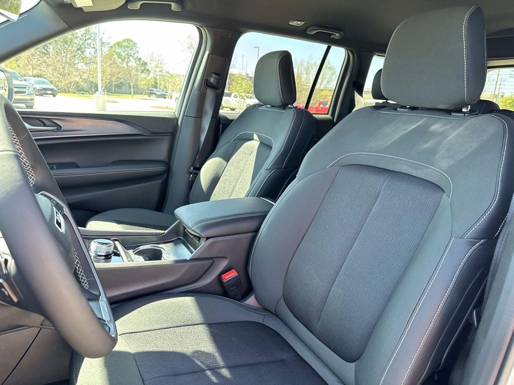 2026 Jeep Grand Cherokee GRAND CHEROKEE LAREDO 4X2