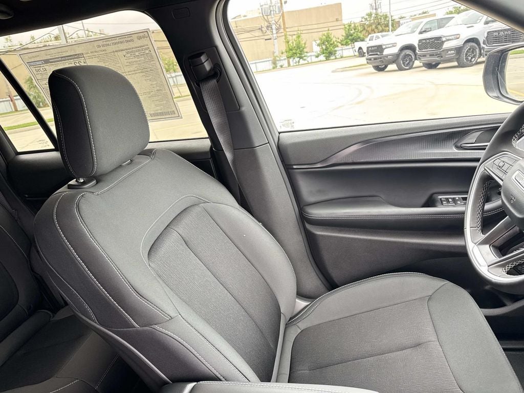 2026 Jeep Grand Cherokee GRAND CHEROKEE LAREDO 4X2
