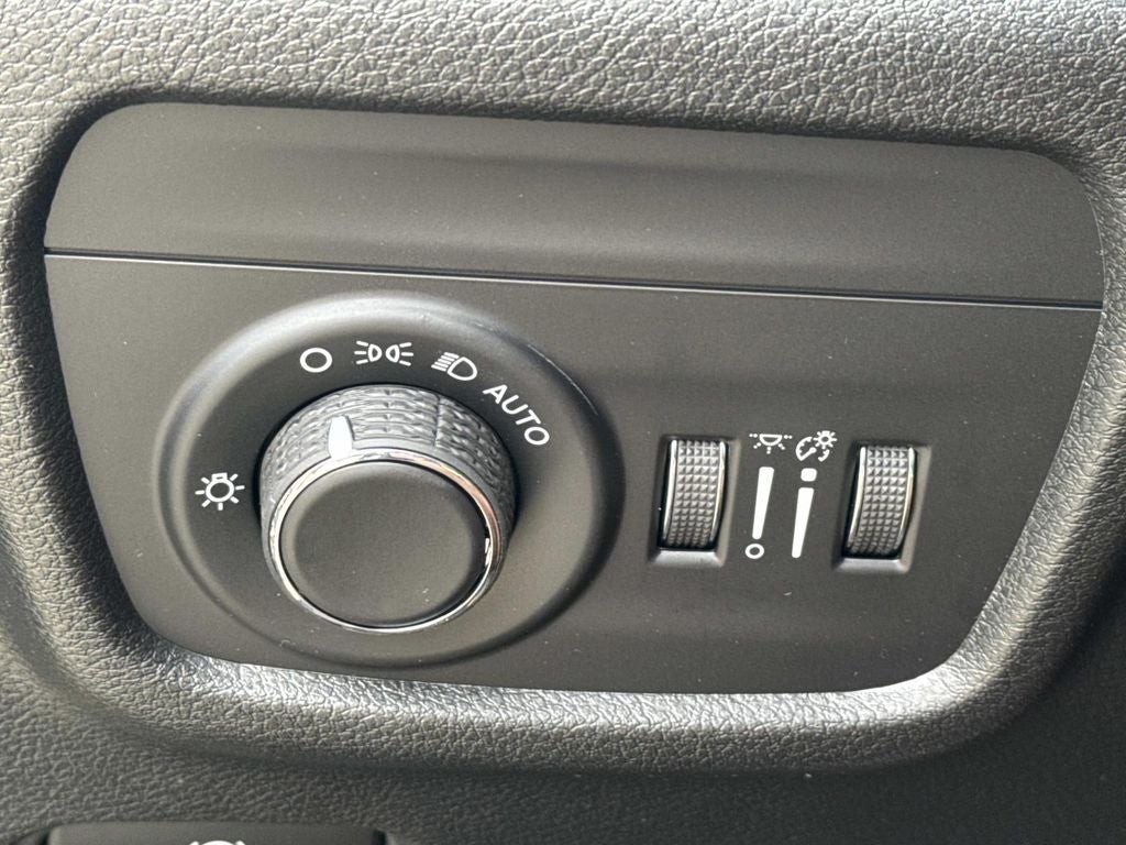2026 Jeep Grand Cherokee GRAND CHEROKEE LAREDO 4X2