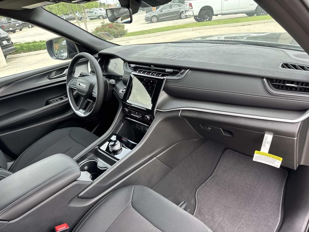 2026 Jeep Grand Cherokee GRAND CHEROKEE LAREDO 4X2