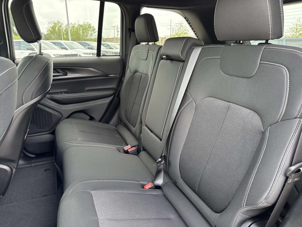 2026 Jeep Grand Cherokee GRAND CHEROKEE LAREDO 4X2