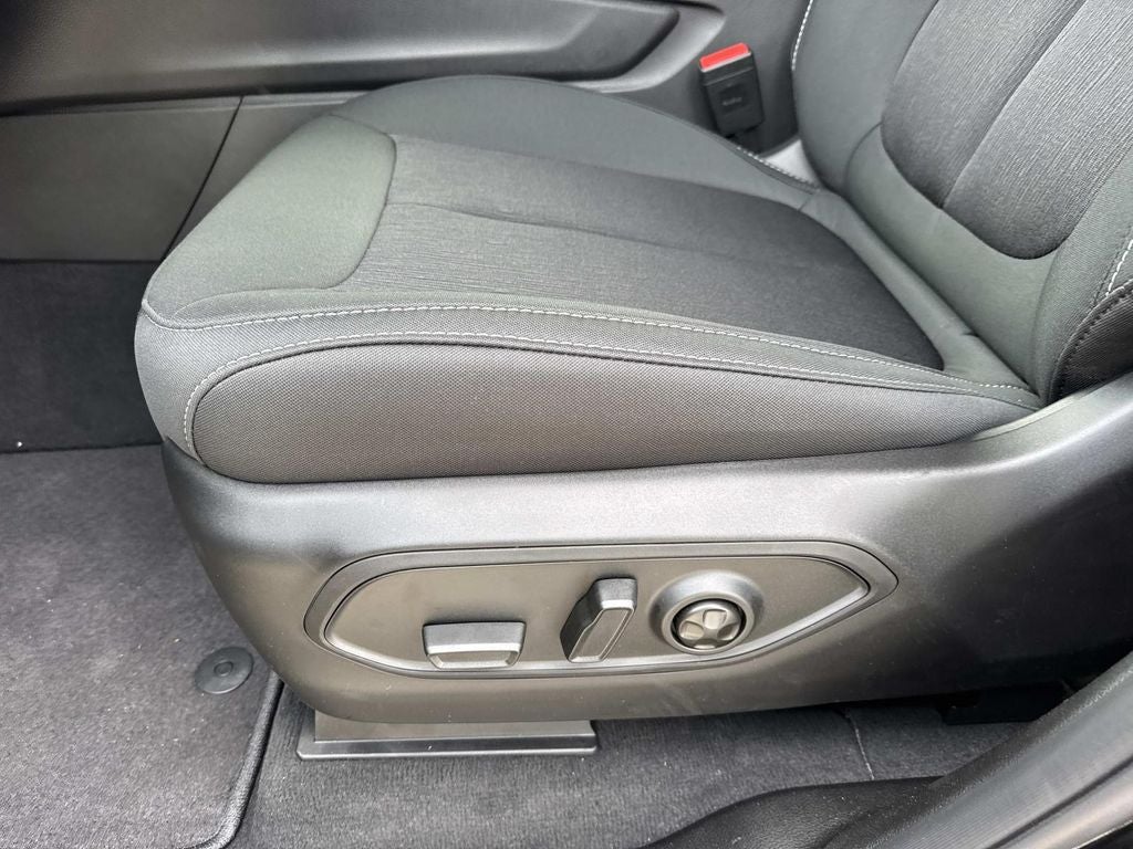 2026 Jeep Grand Cherokee GRAND CHEROKEE LAREDO 4X2