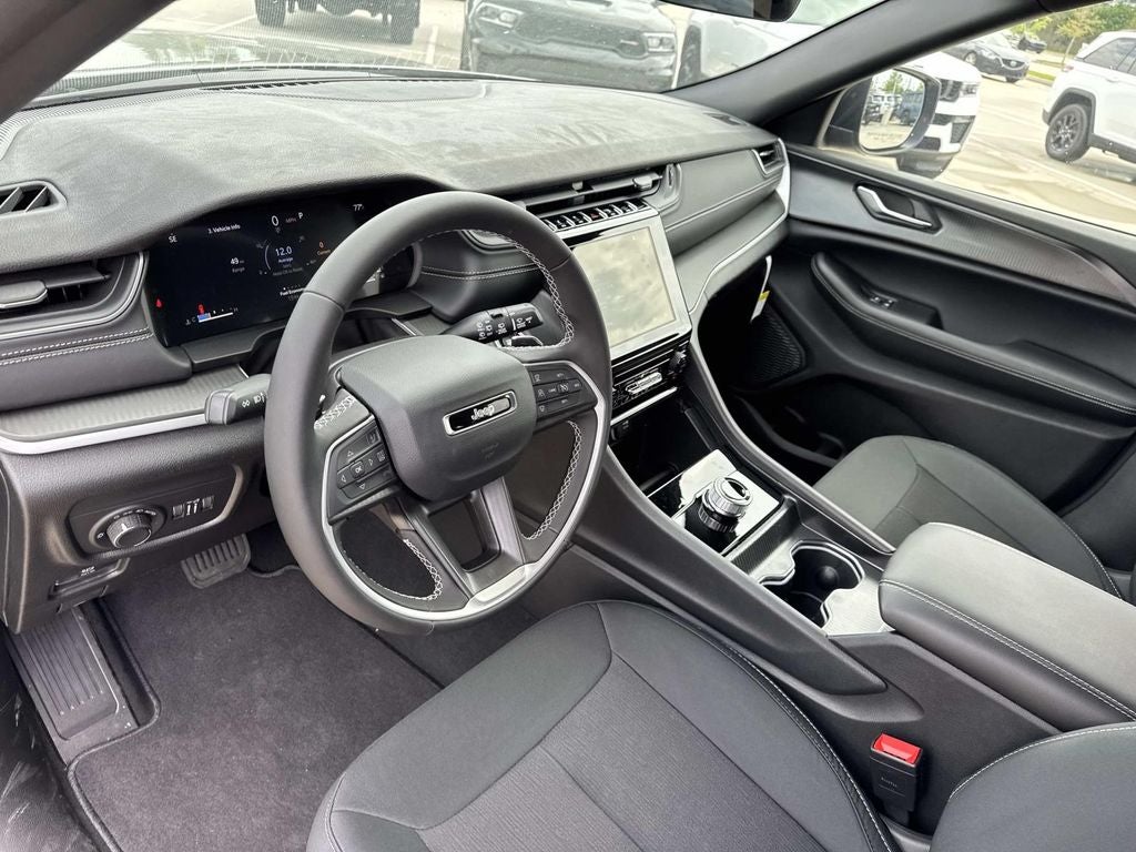 2026 Jeep Grand Cherokee GRAND CHEROKEE LAREDO 4X2