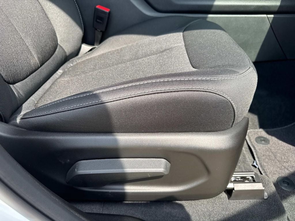 2025 Jeep Grand Cherokee GRAND CHEROKEE LAREDO 4X2