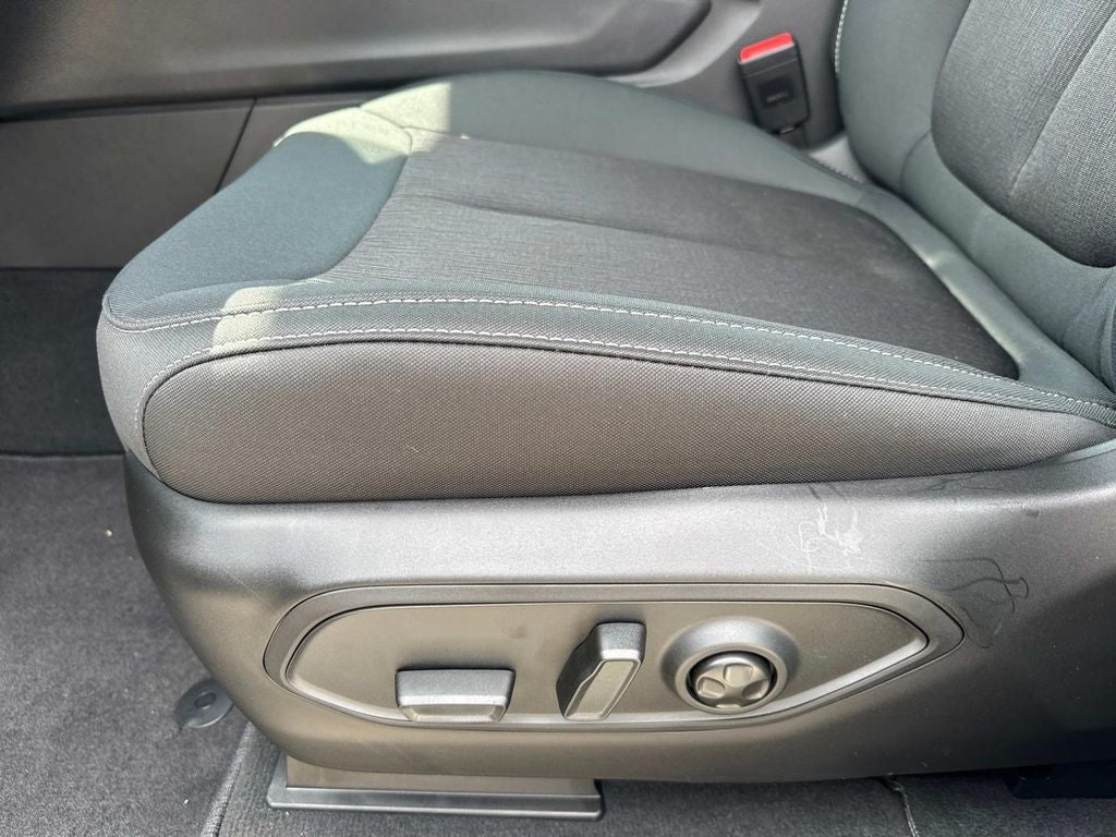 2025 Jeep Grand Cherokee GRAND CHEROKEE LAREDO 4X2