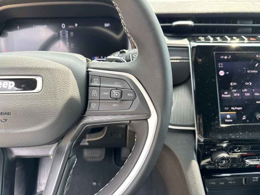 2025 Jeep Grand Cherokee GRAND CHEROKEE LAREDO 4X2