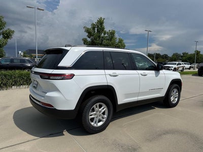 2025 Jeep Grand Cherokee GRAND CHEROKEE LAREDO 4X2