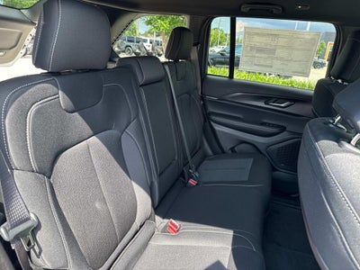 2025 Jeep Grand Cherokee GRAND CHEROKEE LAREDO 4X2