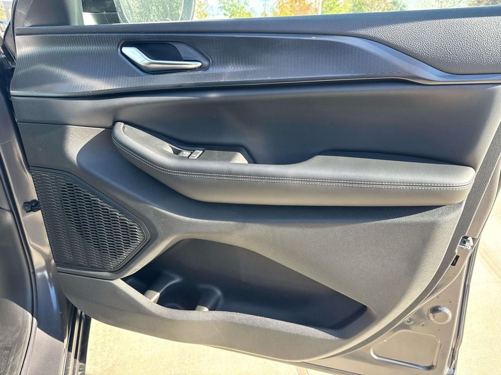 2025 Jeep Grand Cherokee GRAND CHEROKEE LAREDO 4X2