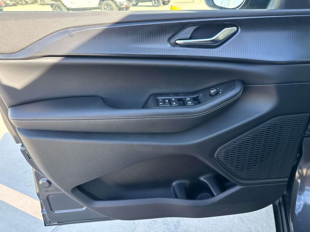 2025 Jeep Grand Cherokee GRAND CHEROKEE LAREDO 4X2