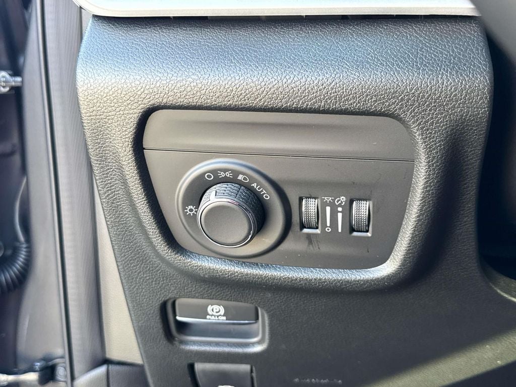 2025 Jeep Grand Cherokee GRAND CHEROKEE LAREDO 4X2