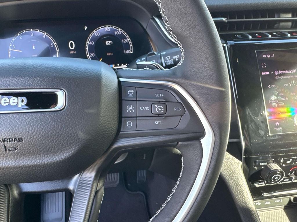 2025 Jeep Grand Cherokee GRAND CHEROKEE LAREDO 4X2