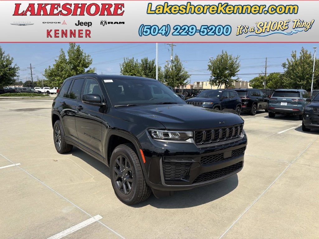 2027 Jeep Grand Cherokee Laredo Altitude