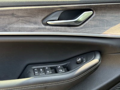 2027 Jeep Grand Cherokee Laredo Altitude