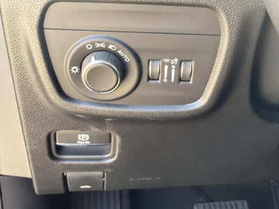 2027 Jeep Grand Cherokee Laredo Altitude