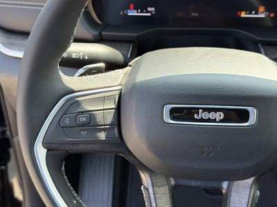 2027 Jeep Grand Cherokee Laredo Altitude