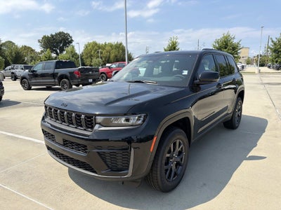 2027 Jeep Grand Cherokee Laredo Altitude