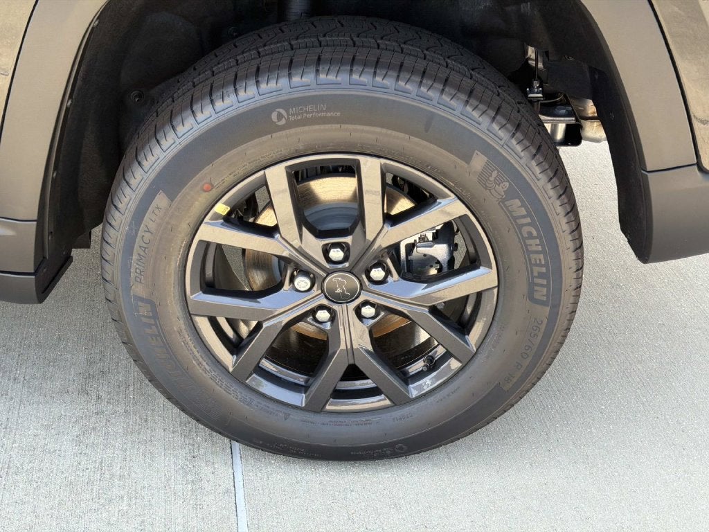 2027 Jeep Grand Cherokee Laredo Altitude