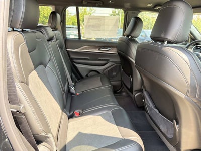 2027 Jeep Grand Cherokee Laredo Altitude