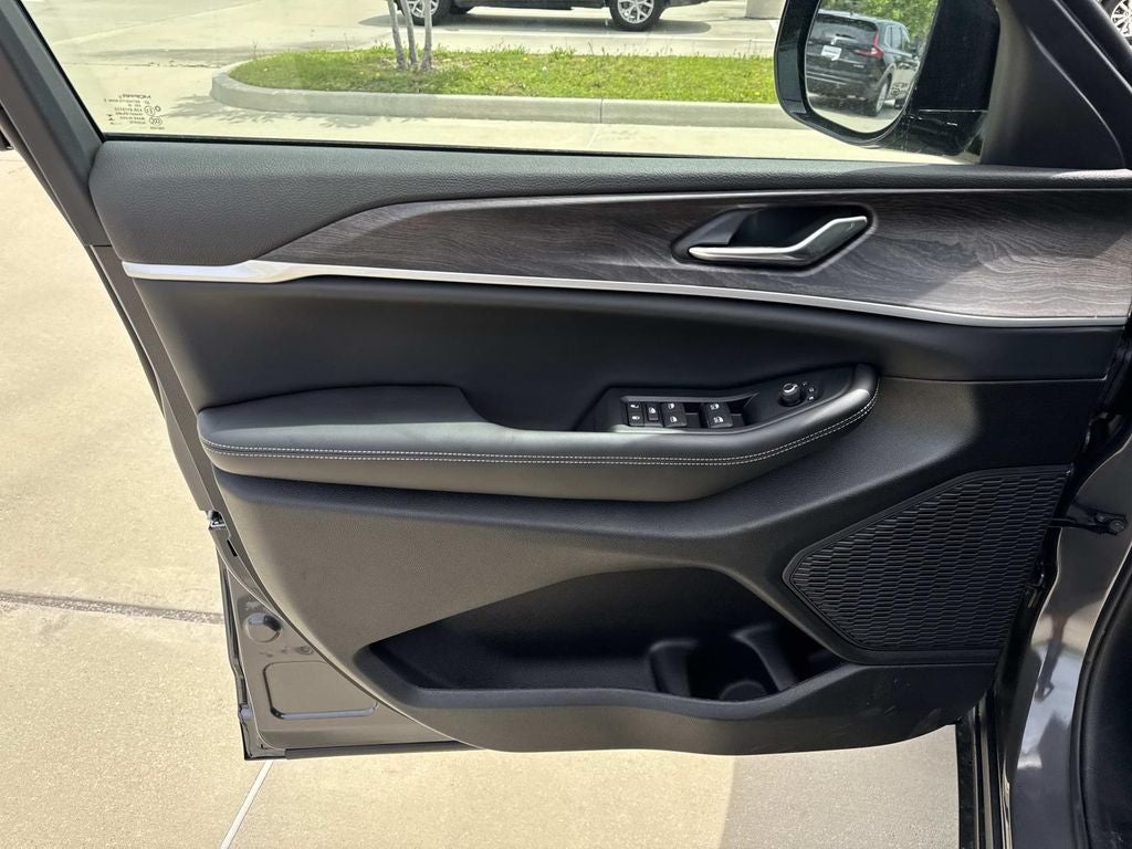 2026 Jeep Grand Cherokee GRAND CHEROKEE LAREDO ALTITUDE 4X2