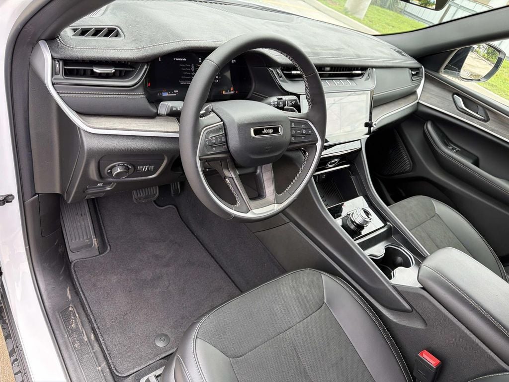 2026 Jeep Grand Cherokee GRAND CHEROKEE LAREDO ALTITUDE 4X2