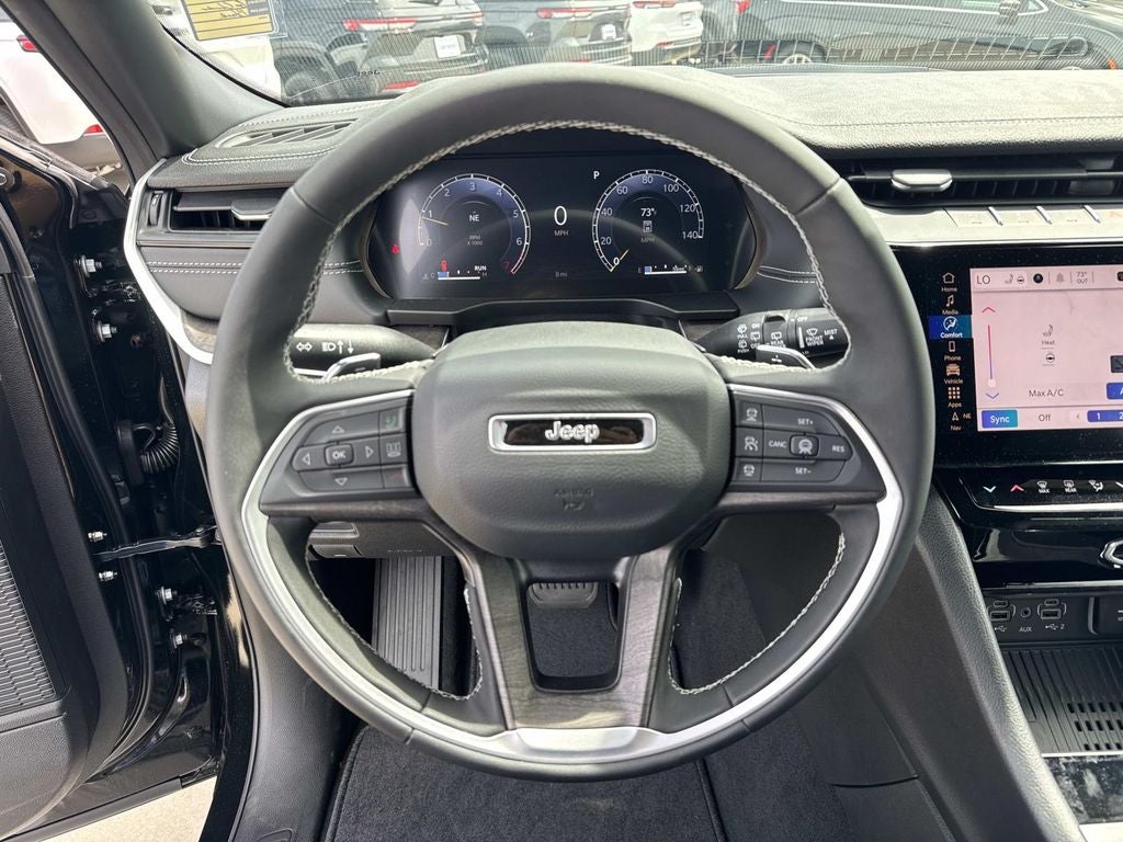 2026 Jeep Grand Cherokee GRAND CHEROKEE LAREDO ALTITUDE 4X2