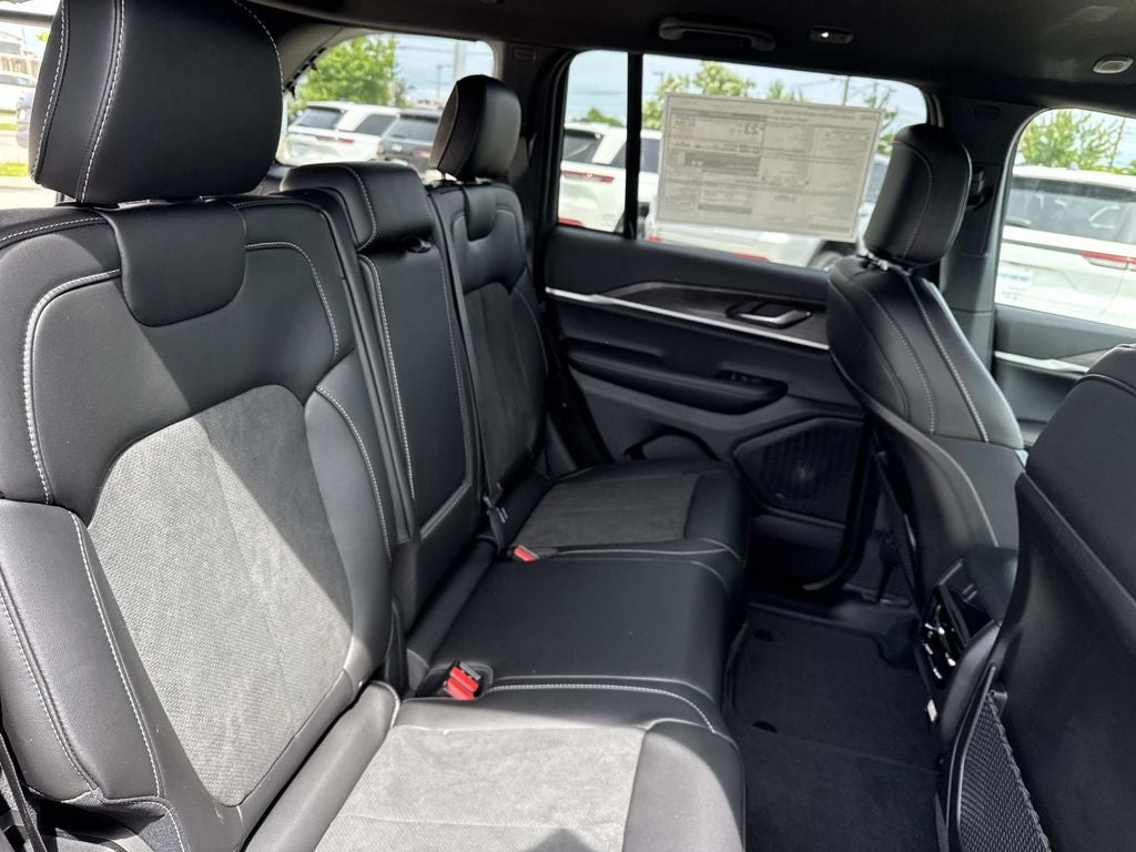 2026 Jeep Grand Cherokee GRAND CHEROKEE LAREDO ALTITUDE 4X2