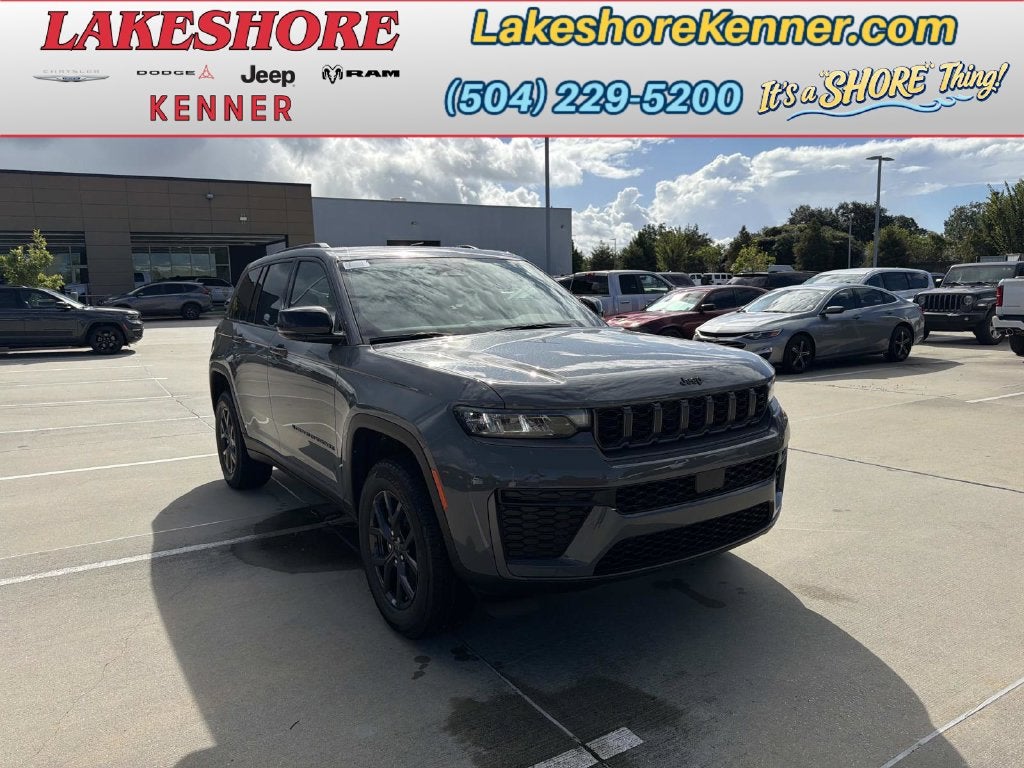2027 Jeep Grand Cherokee Laredo Altitude