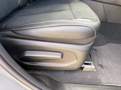 2027 Jeep Grand Cherokee Laredo Altitude
