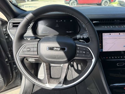 2027 Jeep Grand Cherokee Laredo Altitude
