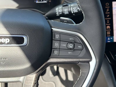 2027 Jeep Grand Cherokee Laredo Altitude