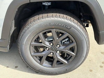 2027 Jeep Grand Cherokee Laredo Altitude