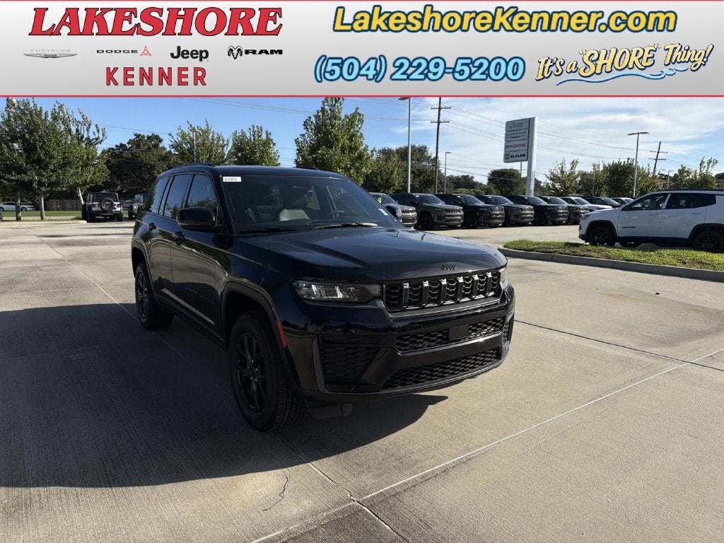 2027 Jeep Grand Cherokee Laredo Altitude