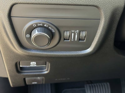 2027 Jeep Grand Cherokee Laredo Altitude