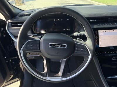 2027 Jeep Grand Cherokee Laredo Altitude