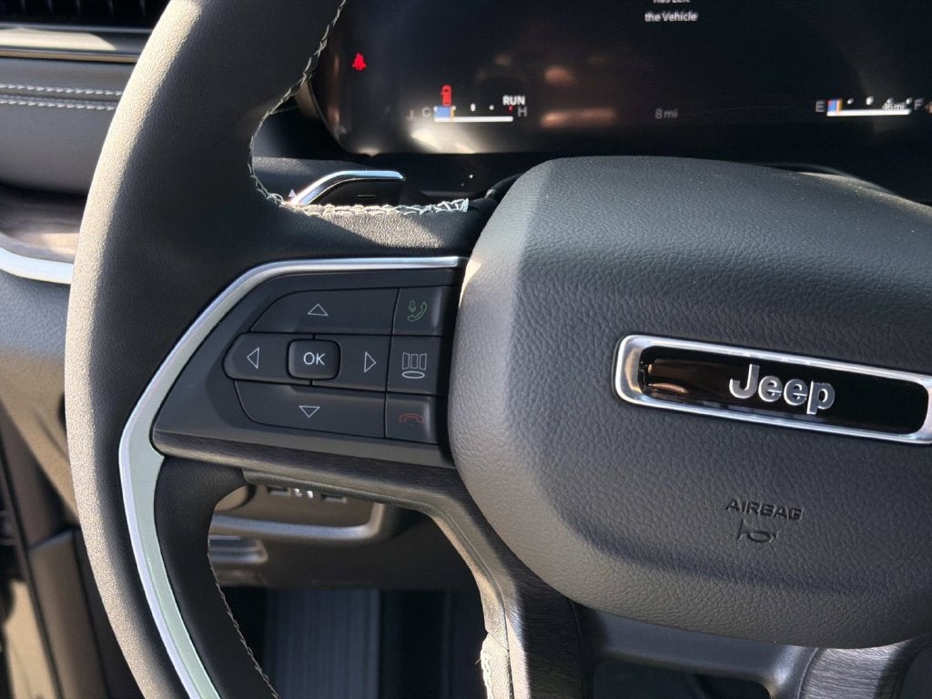 2027 Jeep Grand Cherokee Laredo Altitude