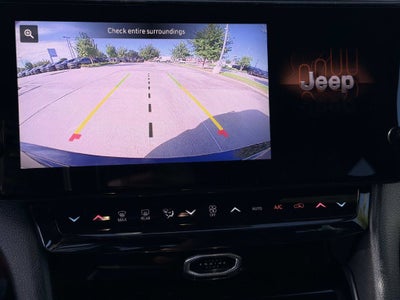 2027 Jeep Grand Cherokee Laredo Altitude
