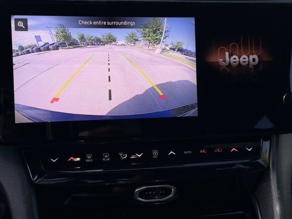 2027 Jeep Grand Cherokee Laredo Altitude