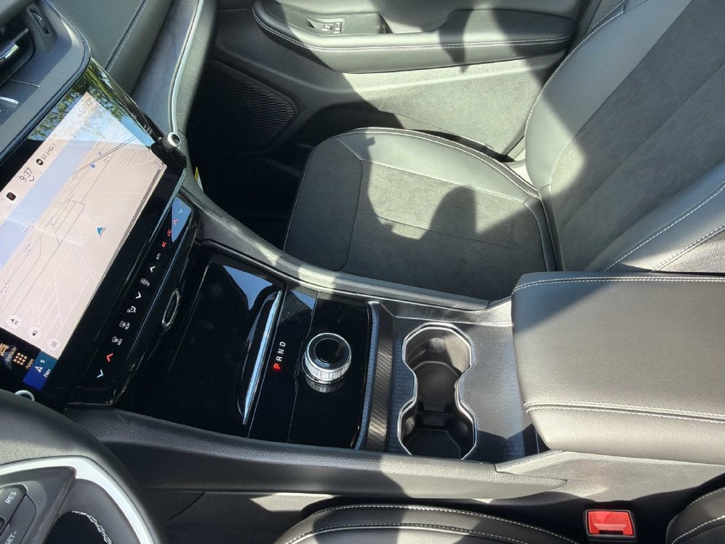 2027 Jeep Grand Cherokee Laredo Altitude