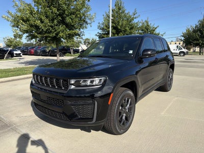 2027 Jeep Grand Cherokee Laredo Altitude
