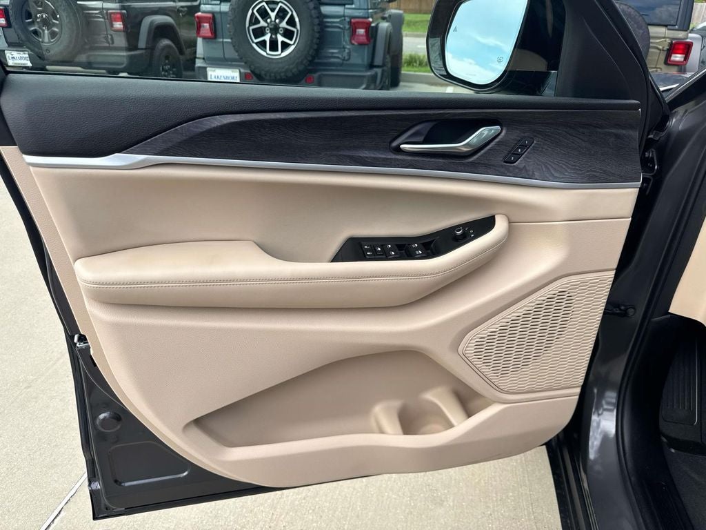 2025 Jeep Grand Cherokee GRAND CHEROKEE LIMITED 4X2