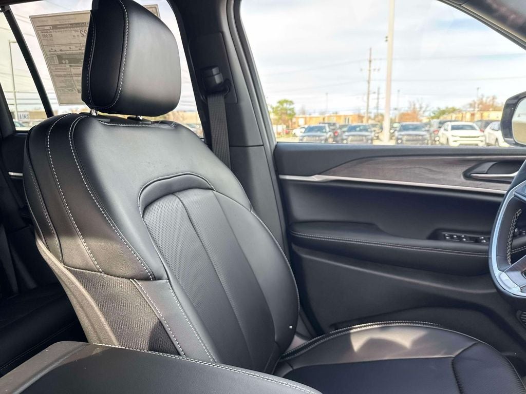 2025 Jeep Grand Cherokee GRAND CHEROKEE LIMITED 4X2