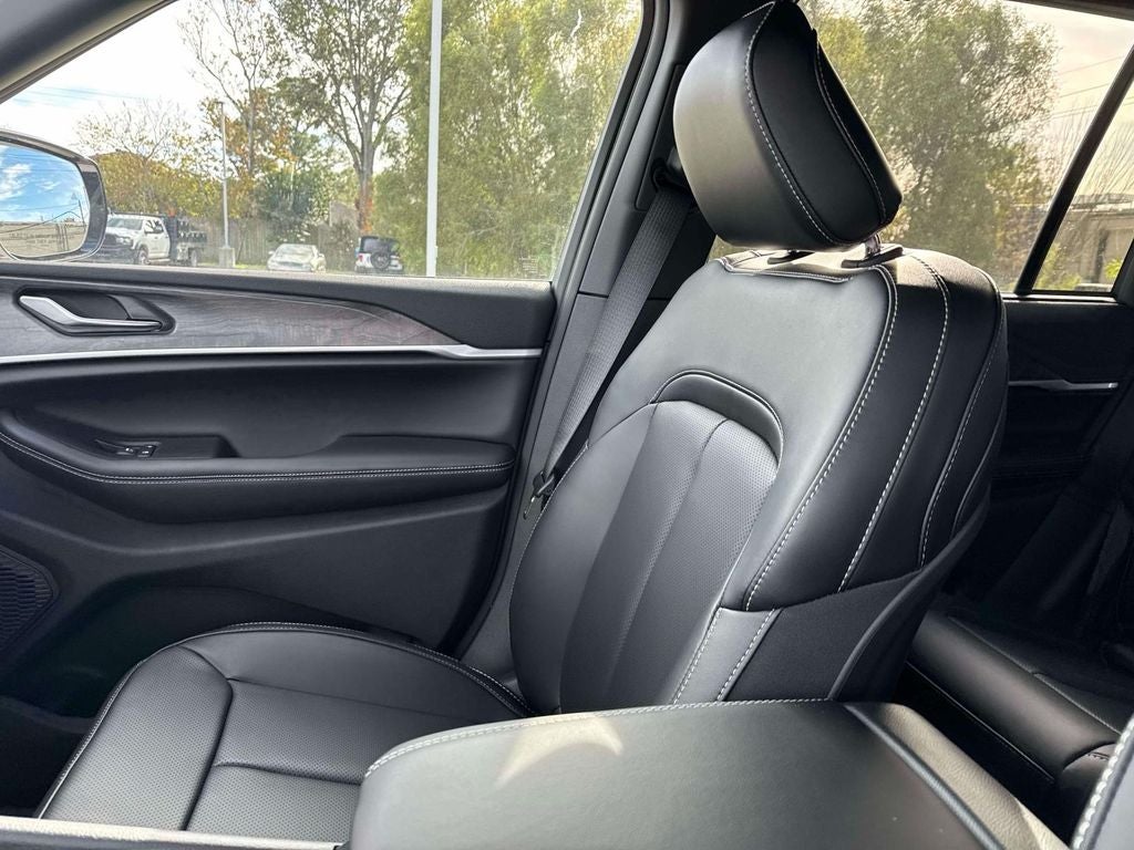 2025 Jeep Grand Cherokee GRAND CHEROKEE LIMITED 4X2