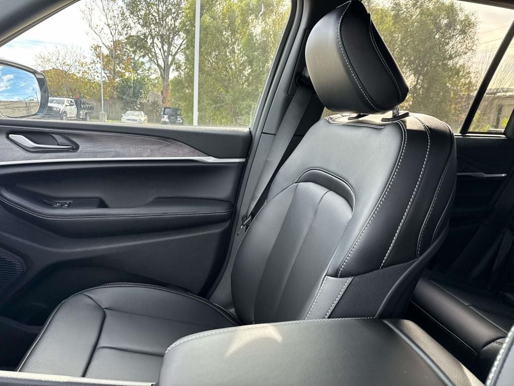 2025 Jeep Grand Cherokee GRAND CHEROKEE LIMITED 4X2